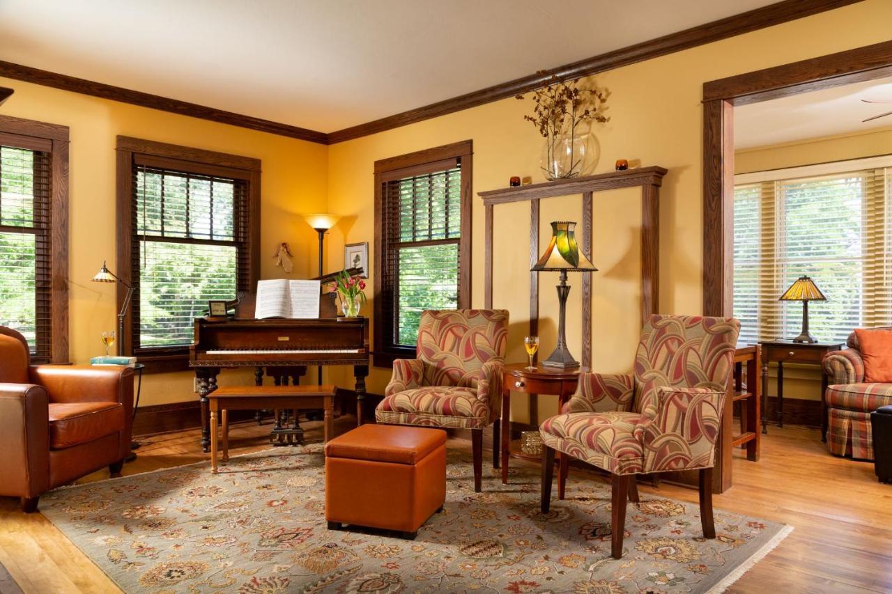 The Buckingham Inn Madison Ngoại thất bức ảnh